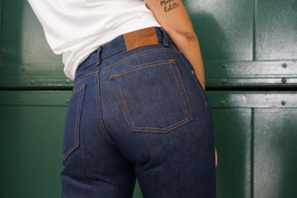 Rencontrez MAX : la dernière coupe de Naked &amp; Famous Denim pour femmes